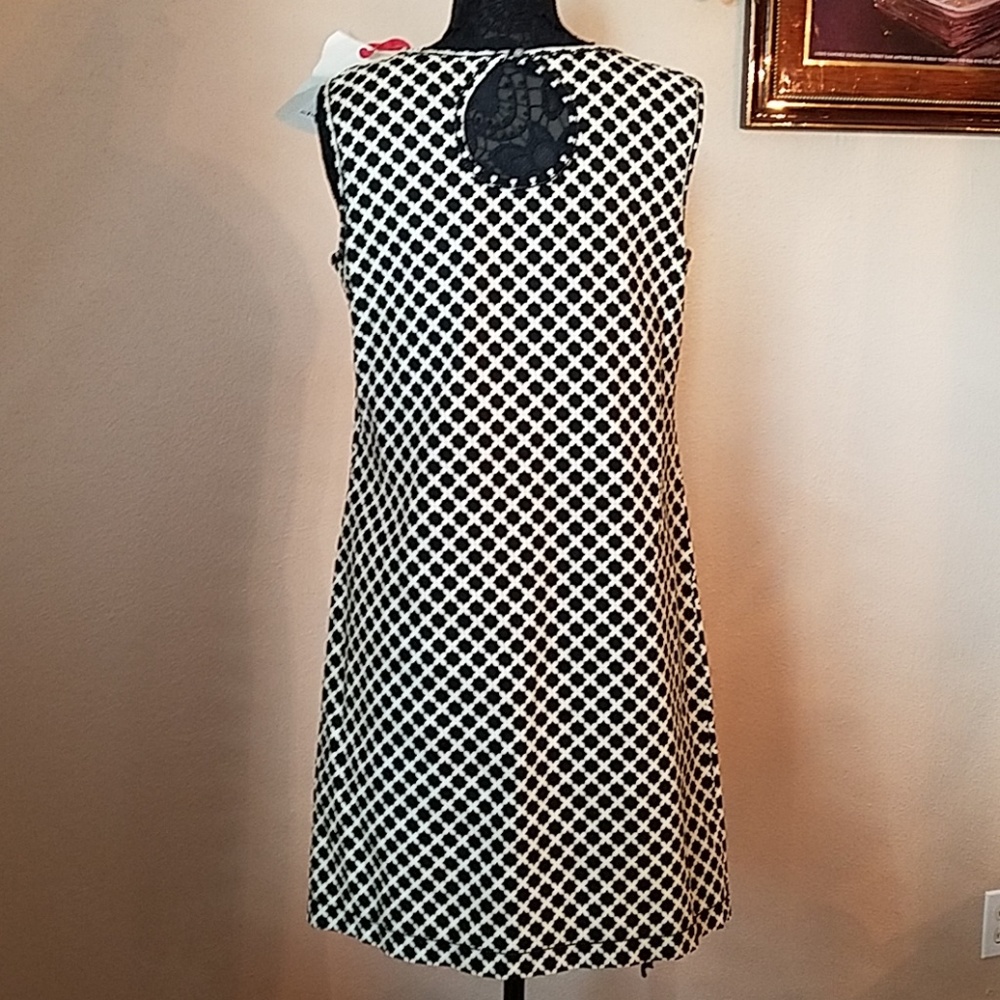 Chelsea & Violet Dress - Picture 5 of 10